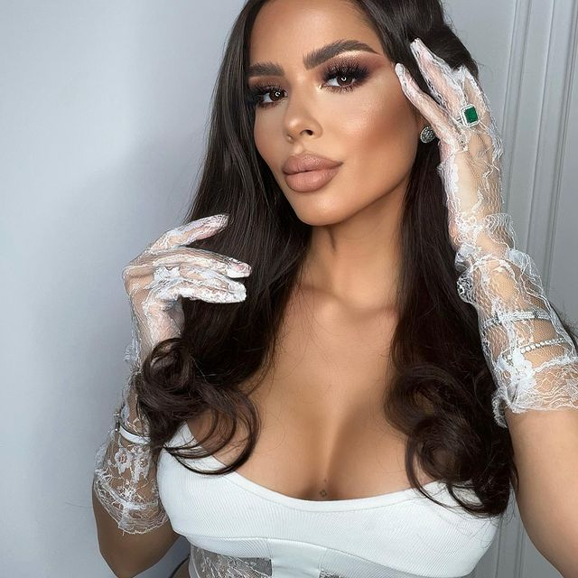 Claudia pozează în ipostaze super-sexy/Sursă foto: Instagram.com