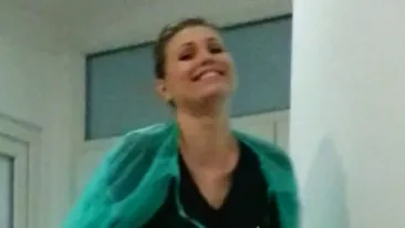 Primele imagini cu Cristina Rus dupa nastere. Vezi cum arata fiica artistei si ce cadouri a primit deja de la tatal ei