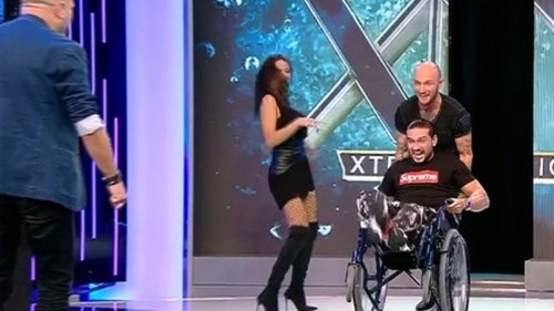 Dorian Popa, primele imagini în rolul de co-prezentator în emisiunea lui Capatos! A venit în scaun cu rotile
