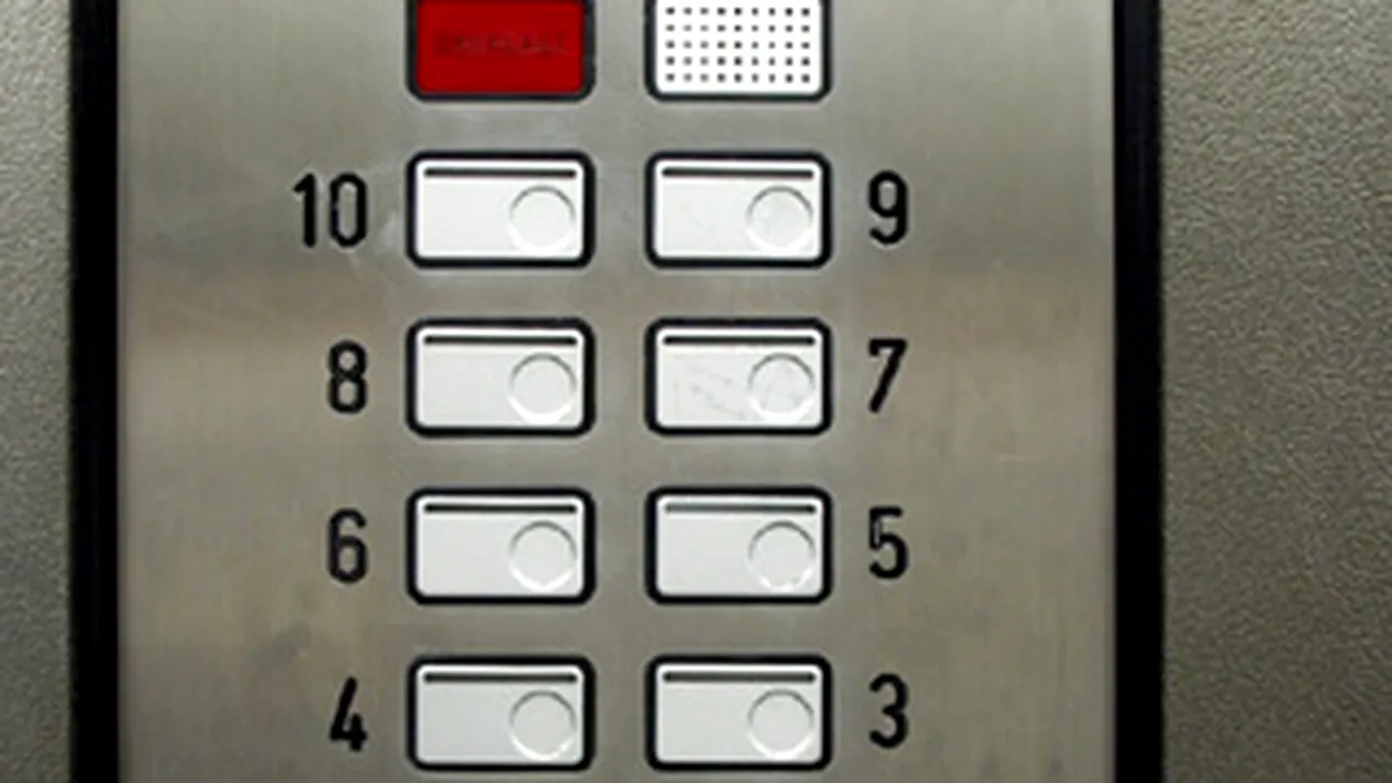 O tanara a murit dupa ce a cazut in putul liftului dintr-un camin din Cluj