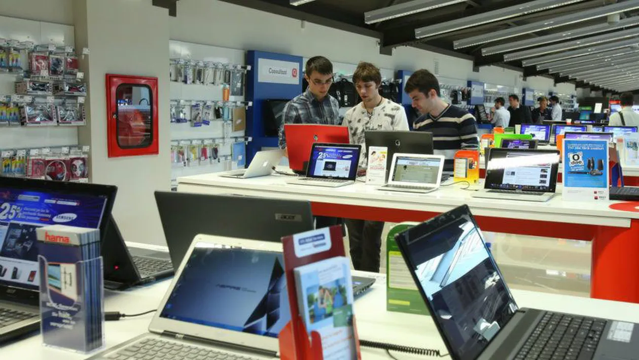 Ce magazine au cele mai mari reduceri de “Black Friday” si de unde iti poti cumpara cele mai ieftine telefoane si televizoare!