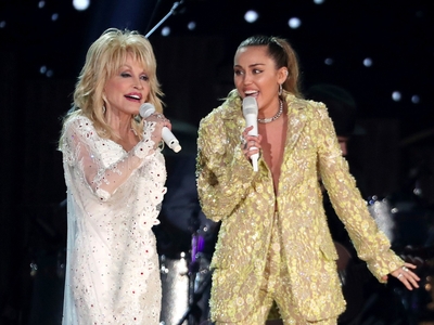Miley Cyrus dezvăluie ultima conversație pe care a avut-o cu Dolly Parton. Ce i-a spus artista înainte să moară
