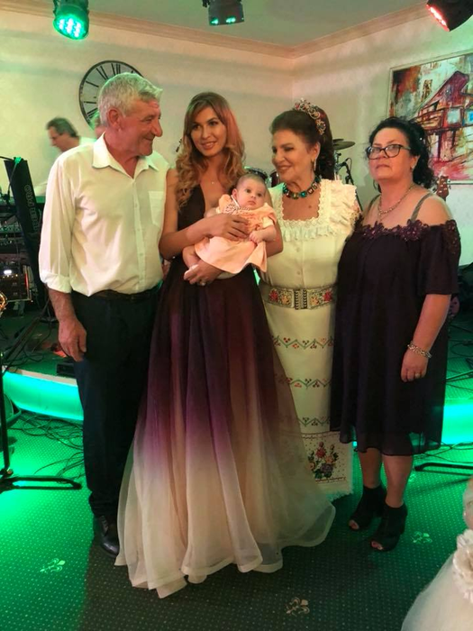 Vă amintiți de fosta iubită a lui Radu Mazăre? Mădălina Pamfile, o mămică sexy și o soție devotată