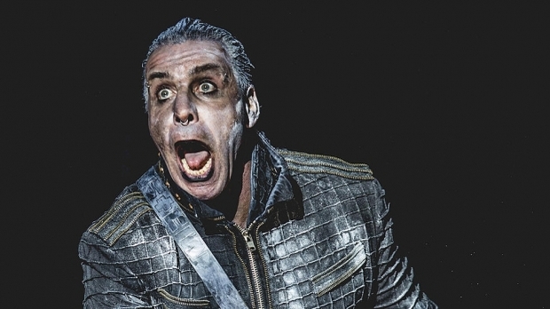 Solistul Rammstein, în stare critică după ce a fost diagnosticat cu COVID-19