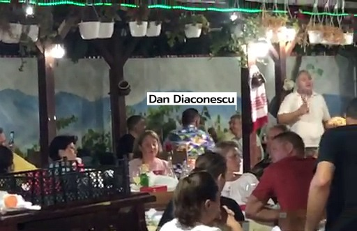 Dan Diaconescu s-a distrat alături de cântăreața Lorenna