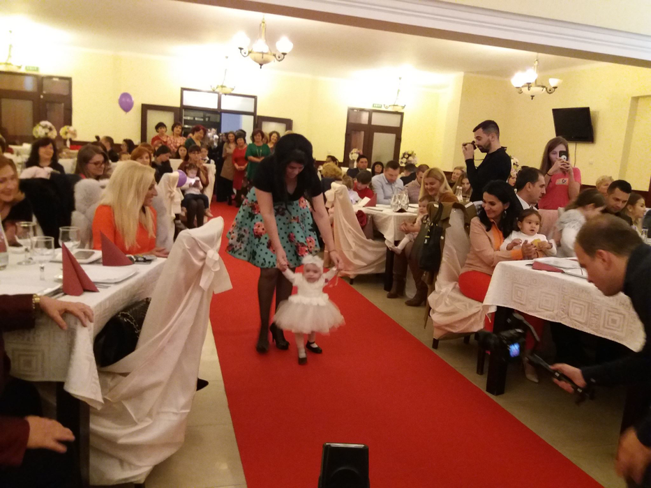 Copiii născuţi prematuri au fost vedete de necontestat la Parada bebeluşilor