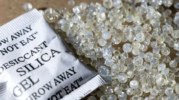 Cu siguranţă ai găsit şi tu pliculeţe de silicagel în pantofi. La ce se folosesc, de fapt? După ce afli asta, nu le mai arunci niciodată