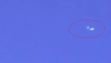 VIDEO Oaspeti de departe la nunta regala! Un OZN a aparut pe cerul Londrei