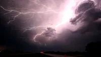 Prognoza meteo 17 mai: Vremea se menține instabilă! Ploi cu descărcări electrice în Capitală