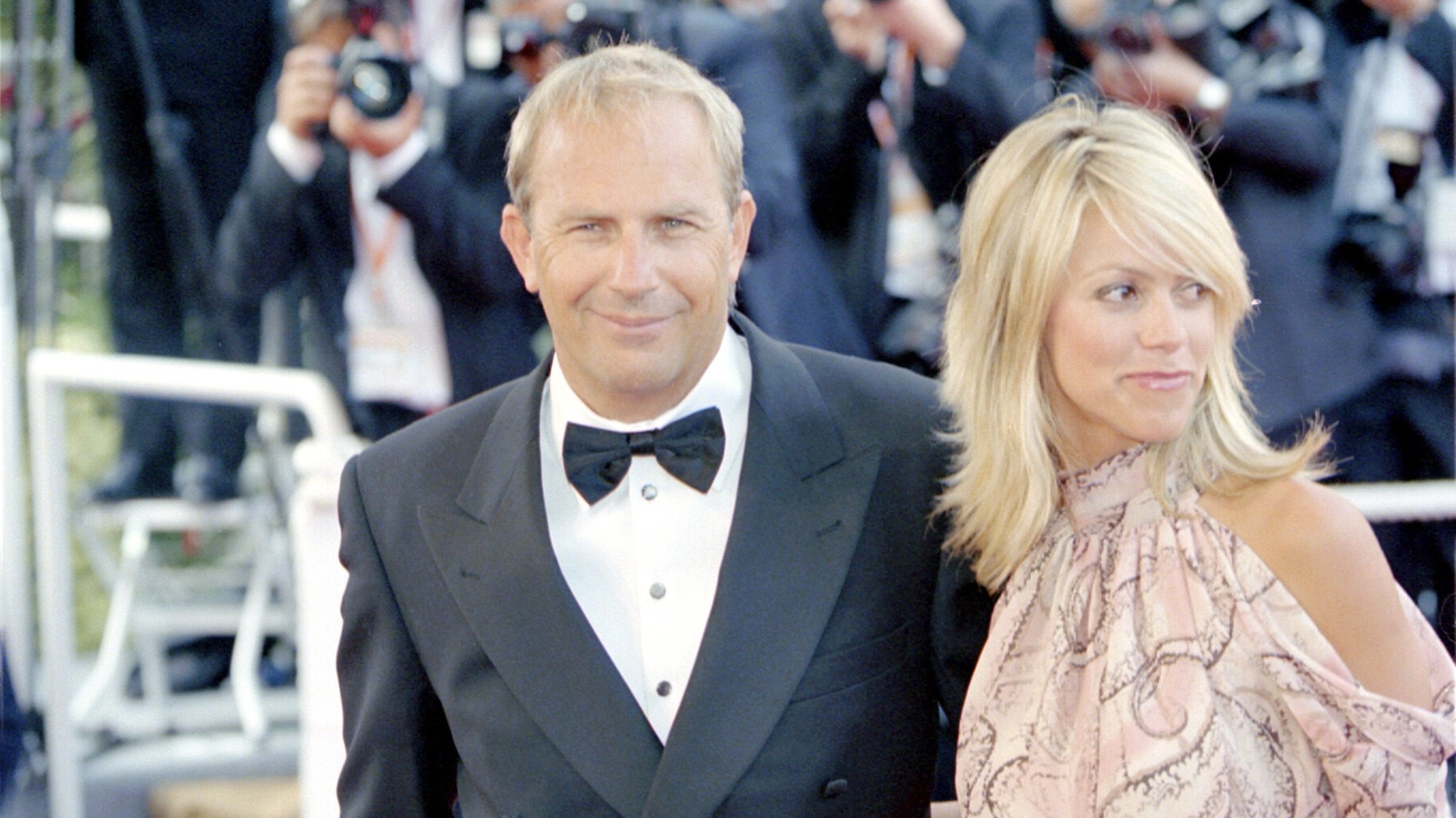 Fosta soție a lui Kevin Costner, Christine Baumgartner, s-a logodit! „Nimeni altcineva nu era pe plajă când Josh...”