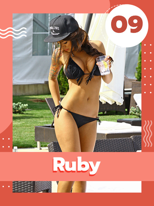 Fundulețul la control! TOP 50 sexy-vedete care au încins litoralul românesc!