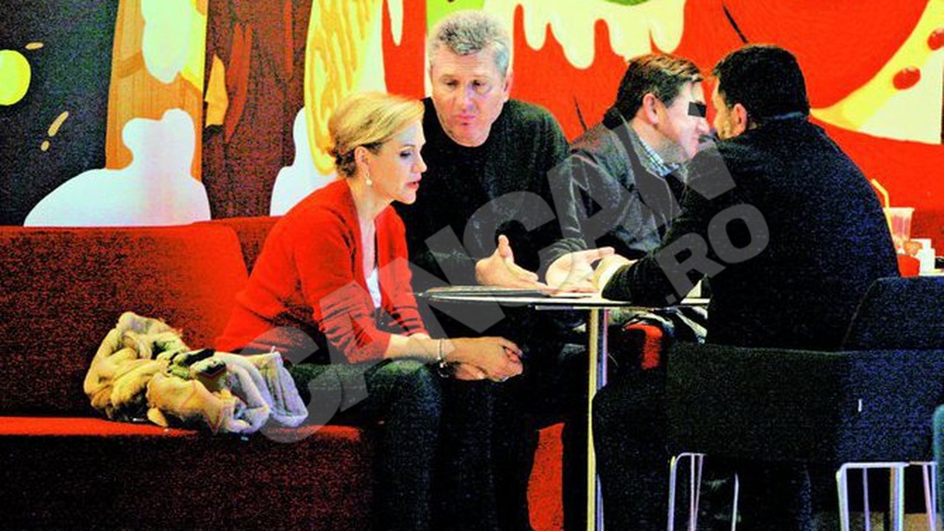 Gabi Firea si Florentin Pandele, doi viitori parinti extrem de precauti! Aleg cu grija filmul la care-si duc "Molecula"