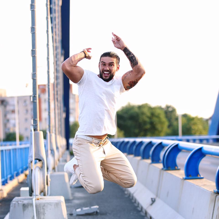 Dorian Popa, amintiri dureroase din copilărie: ” Mi-am tăiat limba pe jumătate”