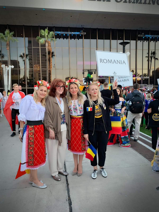 Raisandra, victorioasă la un prestigios concurs de la Hollywood: a luat Placheta de Campion Mondial pe muzică și 8 medalii