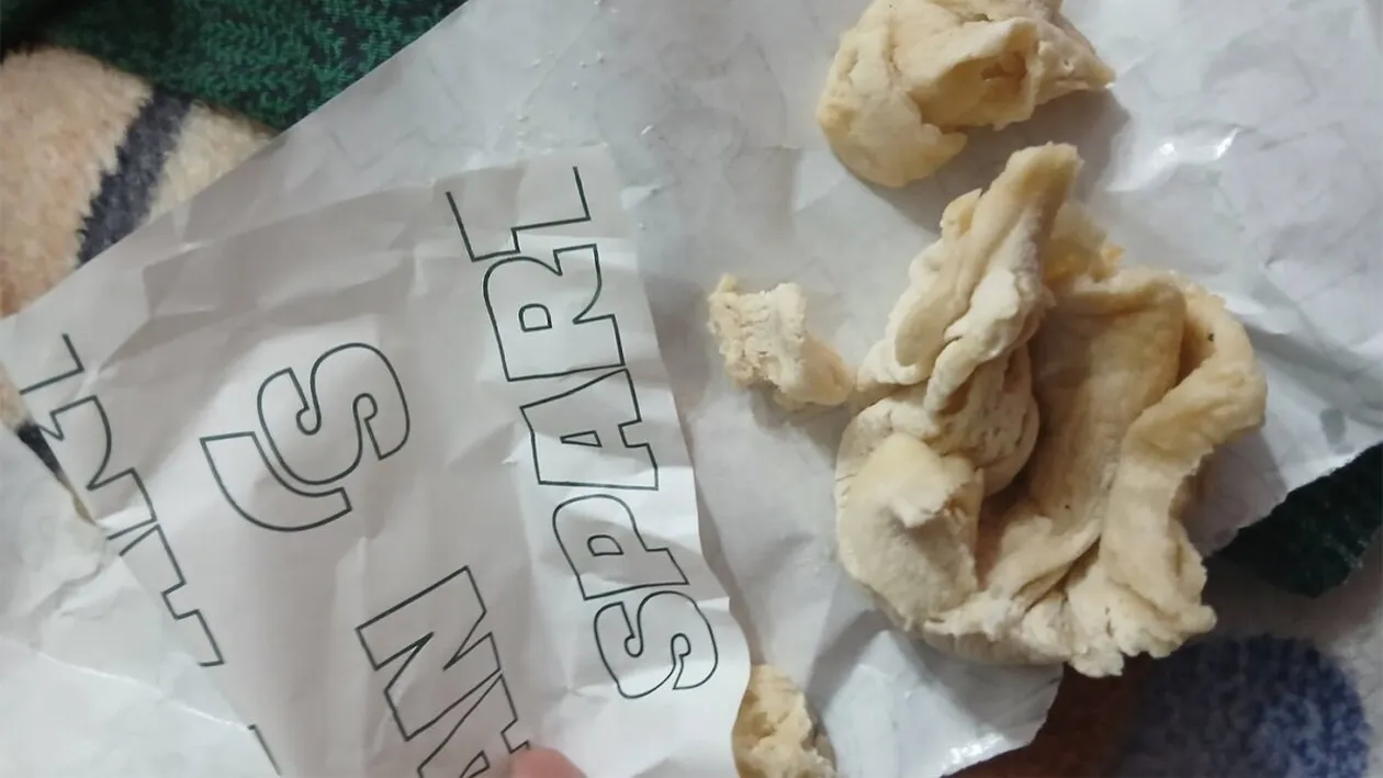 Un ieșean a comandat 3 gyros de la Spartan. Când i-a ajuns comanda acasă, să cadă din picioare. Ce a primit, de fapt