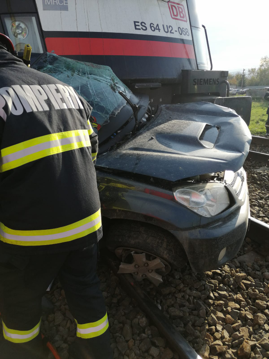 Grav accident feroviar, în Bacău, cu trei victime, dintre care doi copii. FOTO