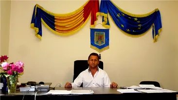 Primarul din Letea Veche nu are bacalaureat, dar stie sa adune! Petre Dochiei are trei terenuri, o casa si doua masini