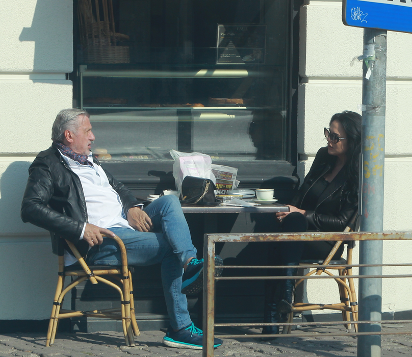 După ce s-au împăcat, Ilie și Ioana  se simt ca la Mamaia, în mijlocul Bucureștiului