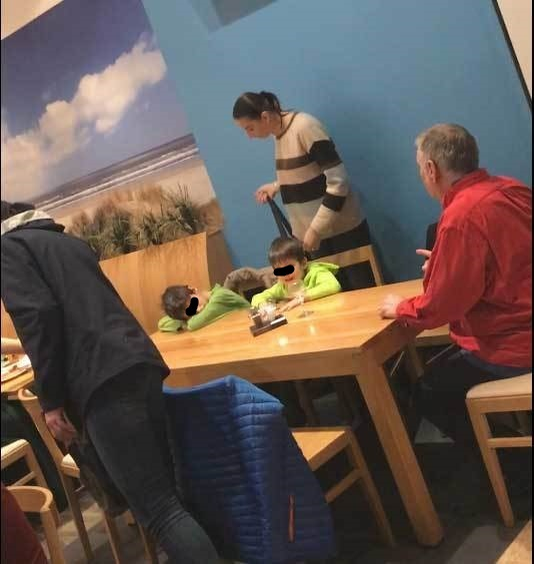 Mădălin Voicu şi-a scos noua familie la mall