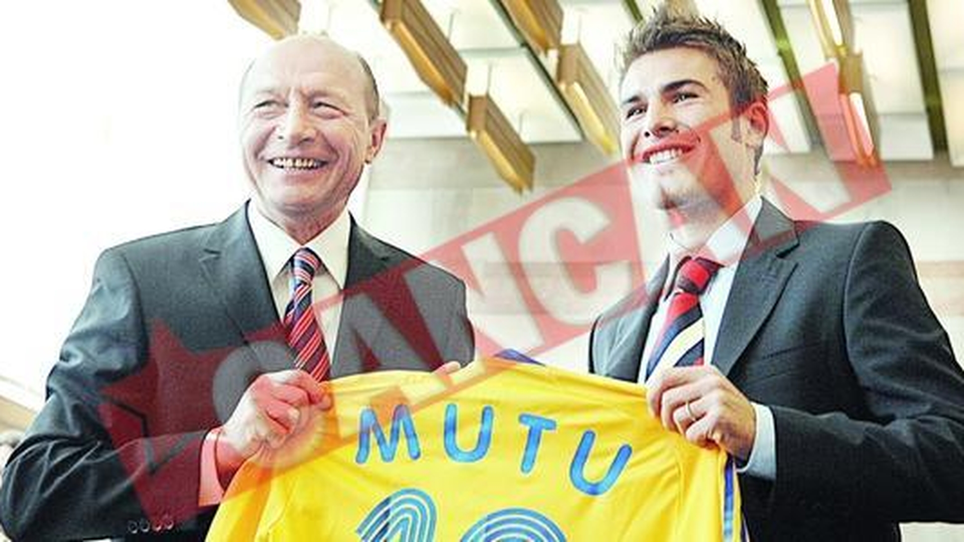 Mutu l-a imbracat pe Traian Basescu