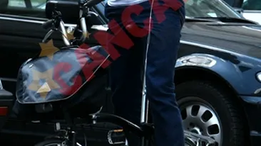 Dragos Bucurenci pedaleaza prin Bucuresti