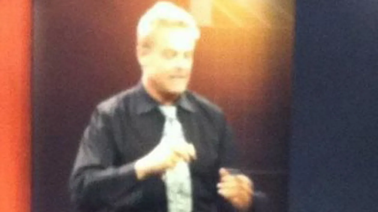 Un prezentator TV s-a facut de ras! Ce au dezvaluit colegii despre el! Poza de culise nu mai are nevoie de niciun comentariu