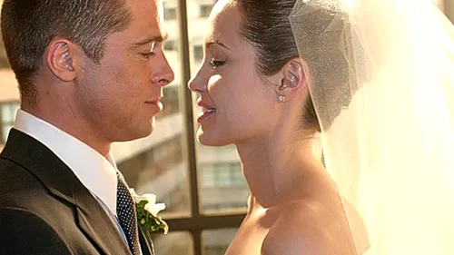 Nunta deceniului! Afla detalii incredibile despre casatoria secreta a Angelinei Jolie cu Brad Pitt!