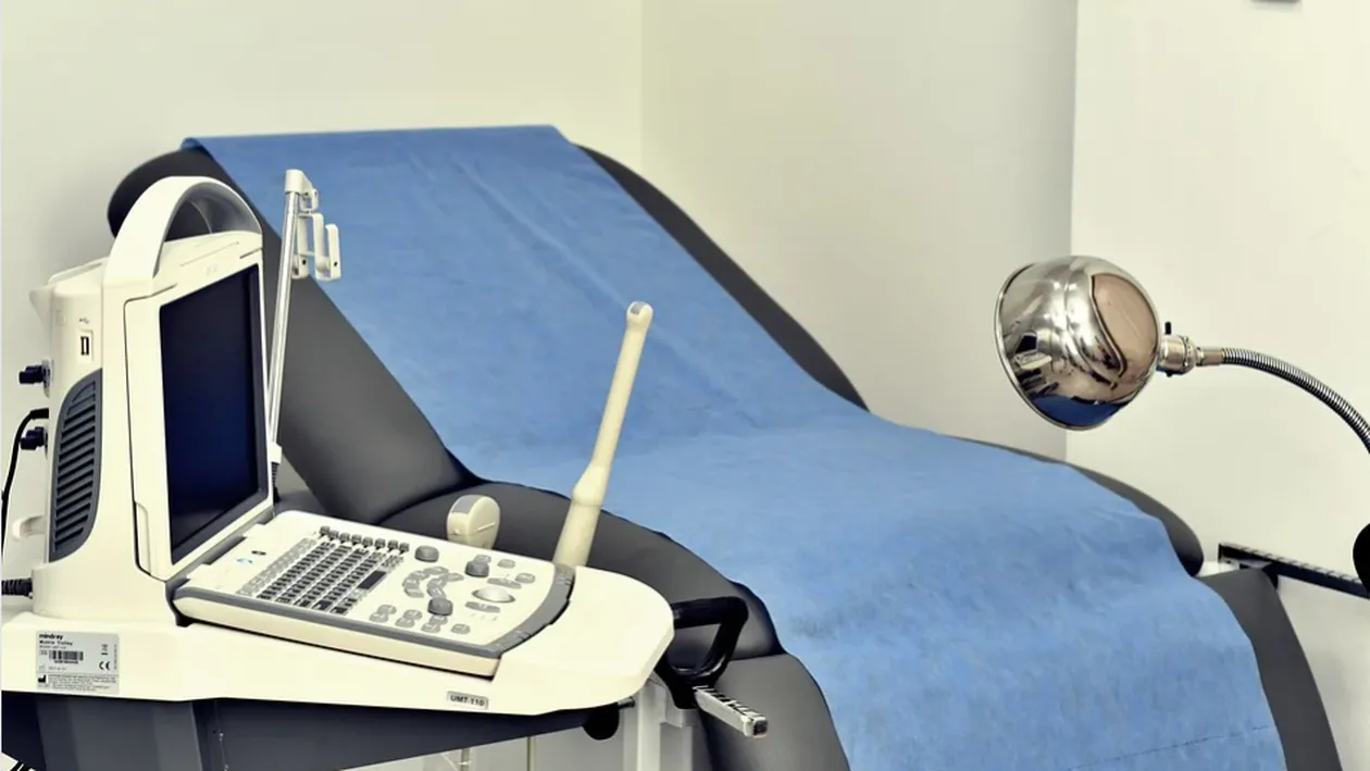 Surpriză mare pentru un ginecolog din Iași! Pe cine a găsit în cabinetul medical în locul unei paciente. „Am auzit un zgomot”