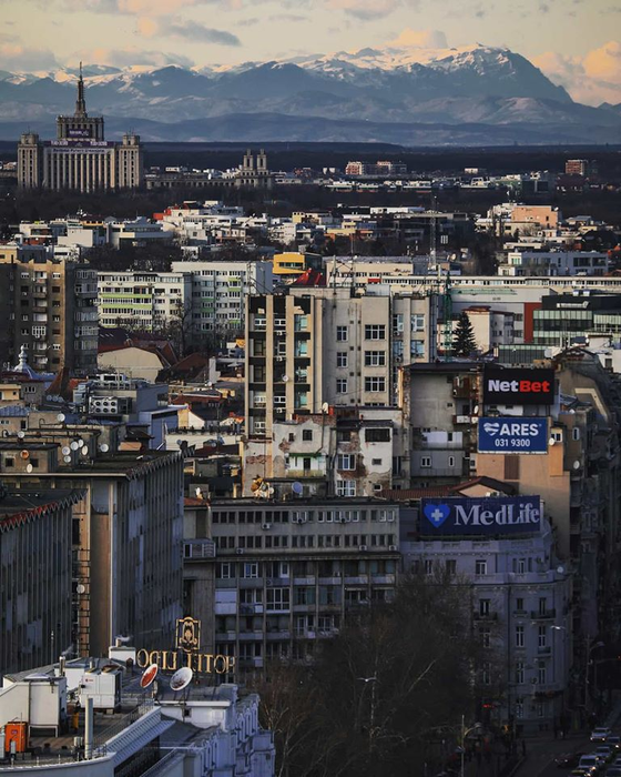 Fenomen rarisim în București: vedere spre Munții Bucegi! Imaginile fac senzație pe Internet