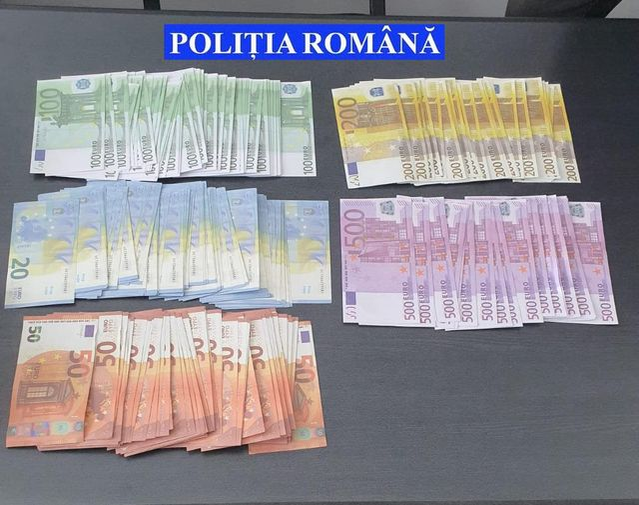 Premiile în bani pe Instagram pot fi la de fel de iluzorii ca bancnotele false (Foto: Facebook)