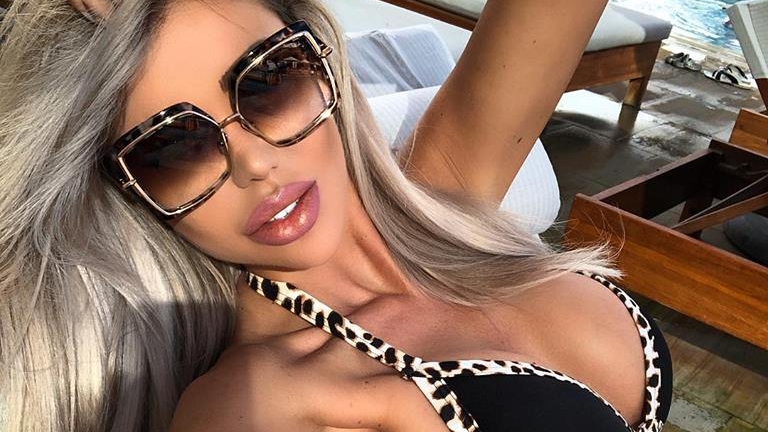 I-a trecut supărarea?! Cum a fost filmată Bianca Drăgușanu astăzi, după "lovitura" primită în weekend de la Victor Slav