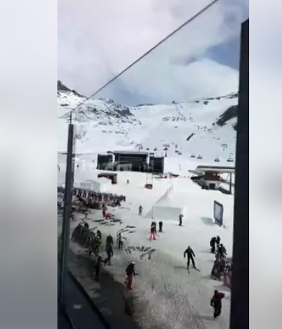 Mihaela Borcea a plecat cu copiii la ski