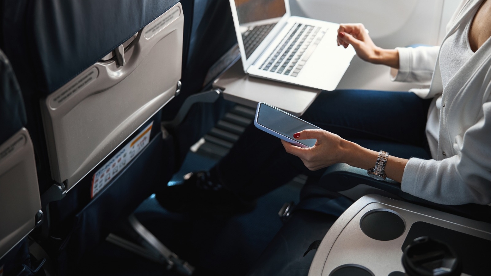 Internet gratuit în avioane. Compania care va oferi în curând această facilitate