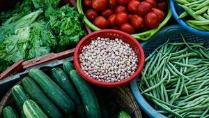 Nu doar roșiile sunt scumpe! Prețurile din piețe devin ireale. Cât a ajuns să coste un kg de păstăi