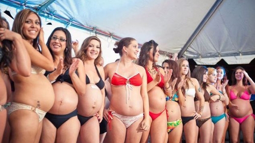 Mamele s-au intrecut la "Miss Gravida"