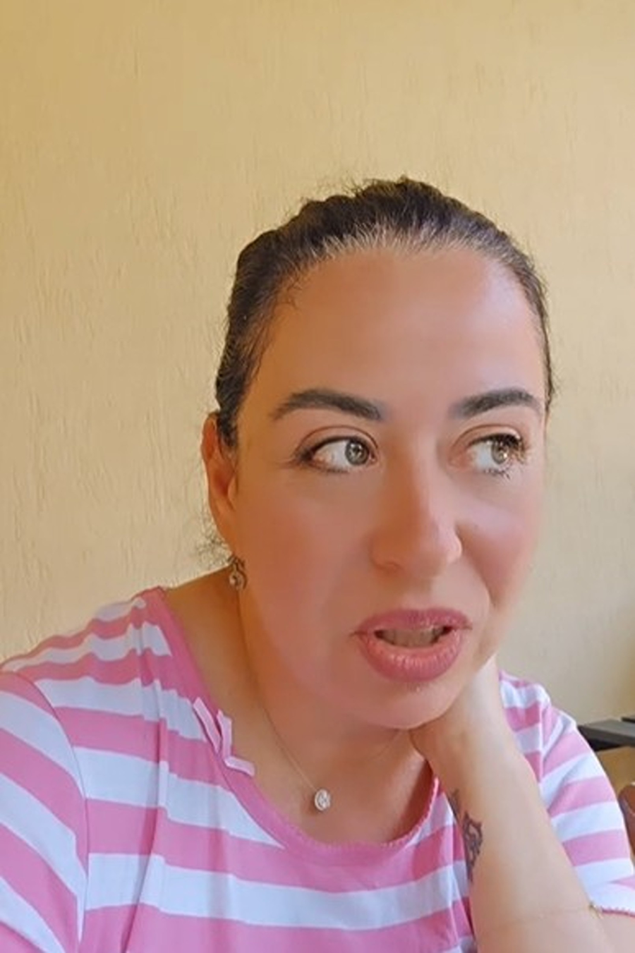 Ce a pățit Oana Roman pe Aeroportul Otopeni, după ce a aterizat în România: „Ceva rău de tot. Bătaie de joc”
