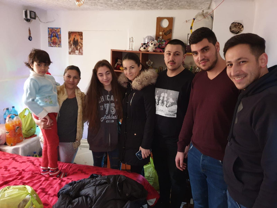 Un zâmbet pe buze! Angajații de la Asociație, alături de familia Asan