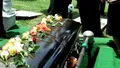 Ea este femeia declarată moartă care s-a trezit în timp ce angajații de la pompe funebre o pregăteau pentru înmormântare. “Respiră”