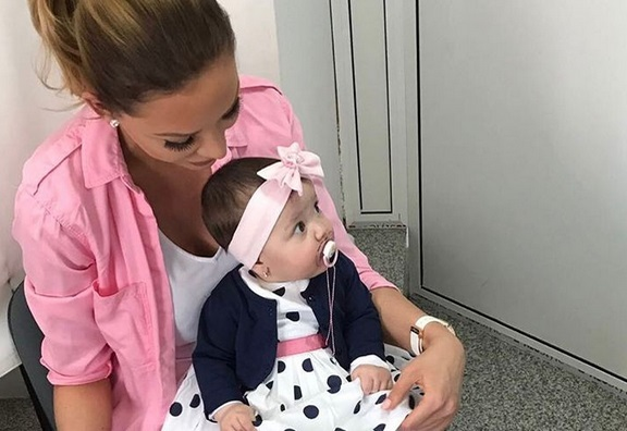 Bianca Drăgăşanu şi Victor Slav, în culmea fericirii. Cum i-a surprins fiica lor, Sofia. Blonda a filmat tot!