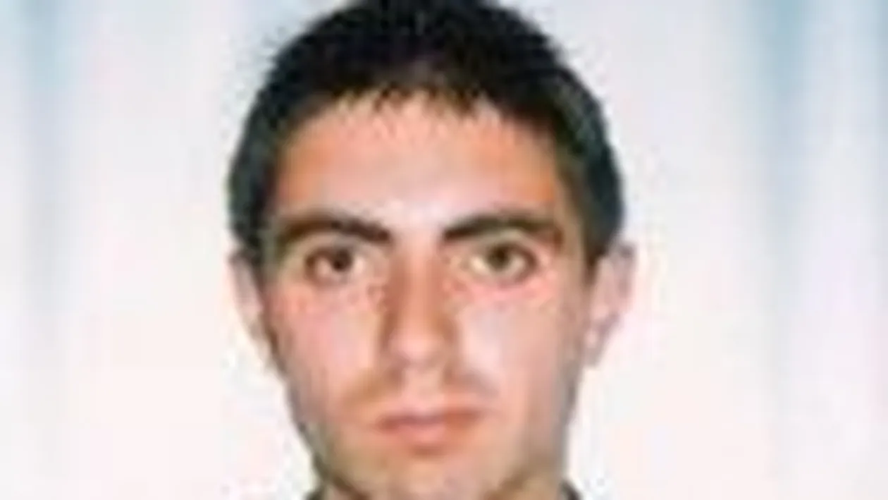 Avocatul roman care a dat cinci preoti in judecata pentru ca nu i-au scos Diavolul din electrocasnice a ajuns vedeta in Anglia!