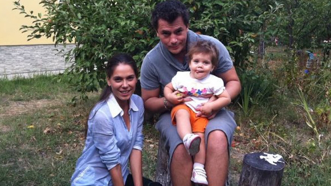 Razvan Fodor, romantic cu sotia sa si dupa 5 ani de relatie! Vezi aici ce bunatati i-a gatit cu ocazia aniversarii casatoriei lor!
