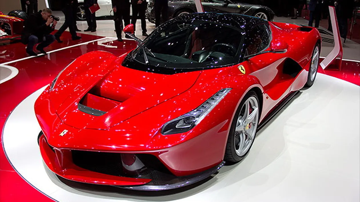 Uite un monstru pe roti! “LaFerrari” un bolid cu trei motoare de peste 900 de cai putere!