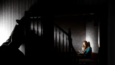 Tânără de 24 de ani, ucisă de partener sub ochii băiețelului. Copilul de 5 ani a încercat să‑și salveze mama, aducându‑i apă
