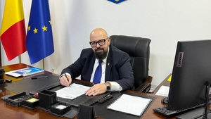 Piedone a făcut PRĂPĂD în Arad! A închis la greu fast-food-uri, în plină zi. Oamenii au început frenetic să...