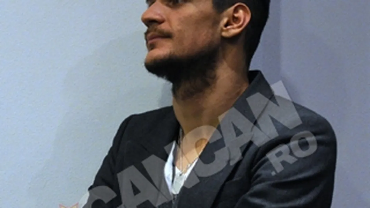 Tudor Chirila isi indeamna fanii sa memoreze versurile melodiilor din concertele trupei Vama