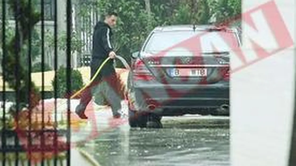 Gigi Becali, talharit de masina langa casa!