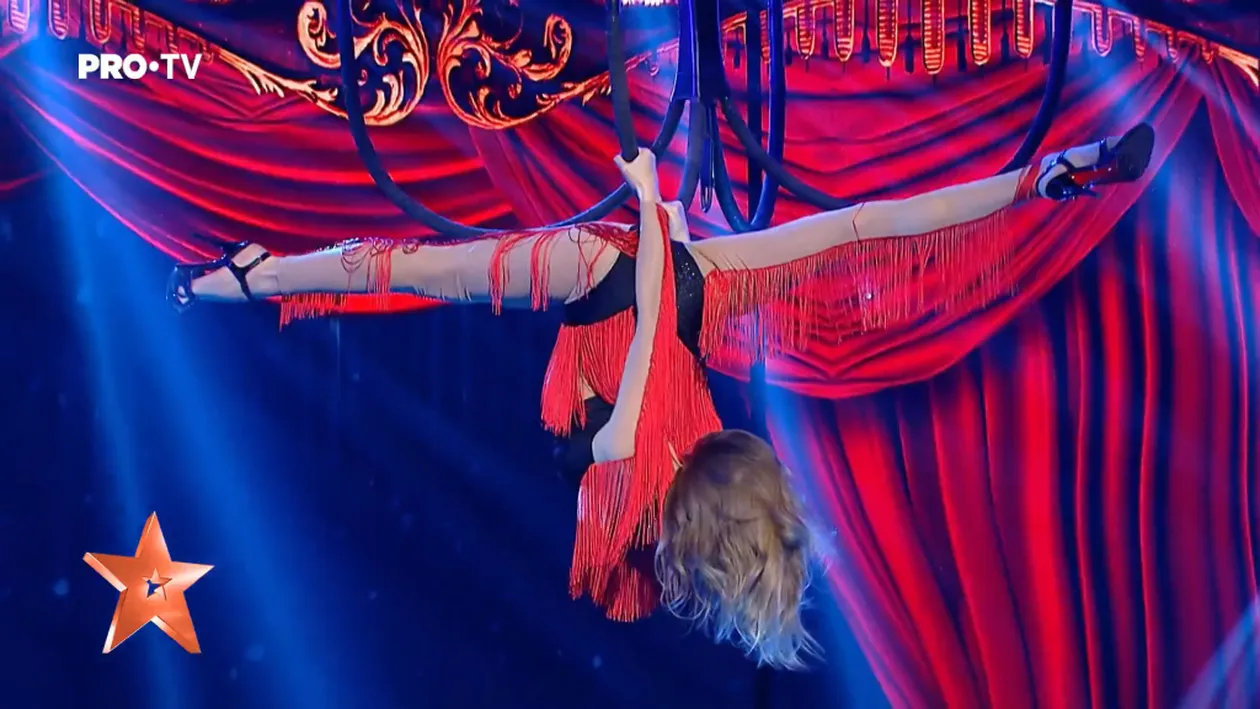 Mihai Petre a cedat! A mers la concurenta sexy de la Românii au Talent, a îmbrăţişat-o şi... Florin Călinescu a luat foc: “Elwira, am ceva să îţi spun”