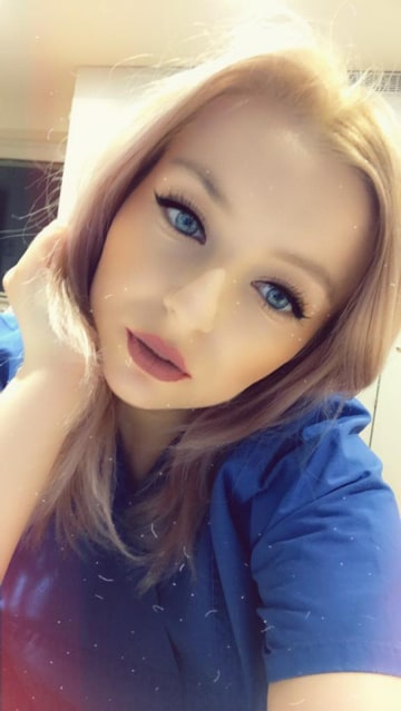 Karina este asistent medical la un spital din Germania și luptă acum cu pandemia de coronavirus, din prima linie