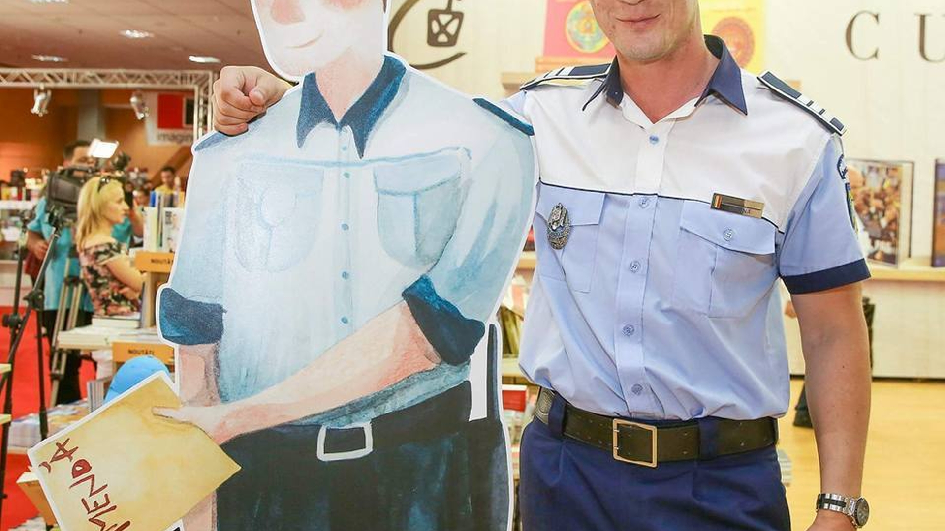 ”Andiamo, MARICICO !”. Poliţistul GODINĂ, ameninţat de ”italianul” Vasile după ce a trecut pe roşu