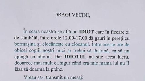 Ce afiş a lipit un bărbat la intrarea în scară. Mesajul a devenit viral!